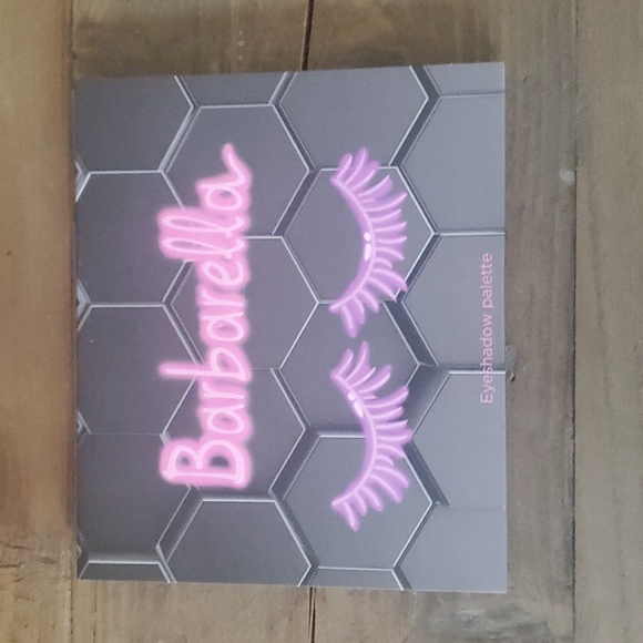Barbarella Eyeshadow Palette - Picture 4 of 4